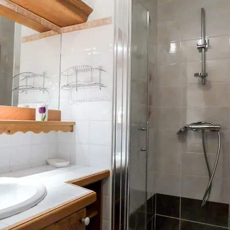 Apartment Le Plan Des Reines By Interhome Chamonix